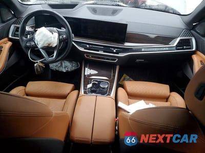 Zdjęcie 8 z 12 samochodu: 2025 BMW X5 XDRIVE40I VIN:5UX23EU00S9W29598 - miniatura