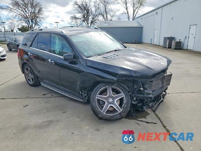 Czwarte zdjęcie samochodu z boku: 2016 MERCEDES-BENZ GLE 400 4MATIC VIN:4JGDA5GB4GA653045 - miniatura