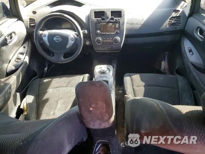 Zdjęcie 8 z 12 samochodu: 2016 NISSAN LEAF S VIN:1N4AZ0CP5GC302479 - miniatura