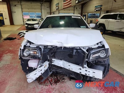 Piąte zdjęcie samochodu w środku: 2022 CHRYSLER 300 S VIN:2C3CCAGG4NH135325 - miniatura