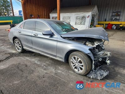 Czwarte zdjęcie samochodu z boku: 2017 MERCEDES-BENZ C 300 4MATIC VIN:55SWF4KB3HU209775 - miniatura