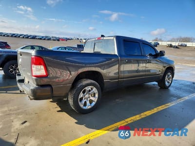 Trzecie zdjęcie samochodu z tyłu: 2019 RAM 1500 BIG HORN VIN:1C6SRFMT1KN703139 - miniatura