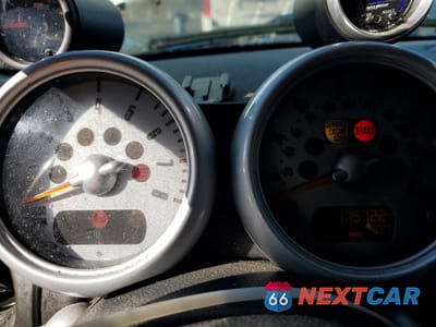 Zdjęcie 9 z 14 samochodu: 2002 MINI COOPER S VIN:WMWRE33462TD55099 - miniatura