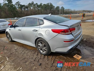 Drugie zdjęcie samochodu z przodu: 2020 KIA OPTIMA LX VIN:5XXGT4L33LG388931 - miniatura