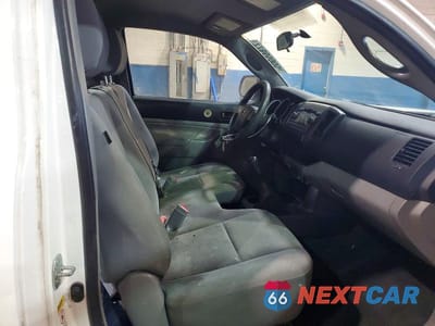 Zdjęcie 10 z 12 samochodu: 2012 TOYOTA TACOMA BASE VIN:5TFNX4CN3CX012297 - miniatura