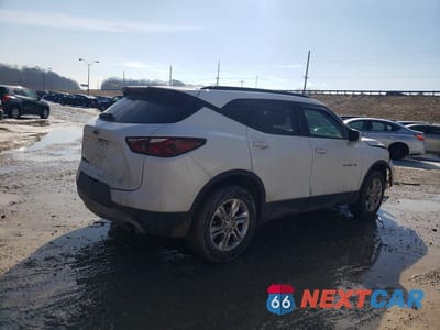 Trzecie zdjęcie samochodu z tyłu: 2022 CHEV BLAZER VIN:3GNKBHR43NS130014 - miniatura