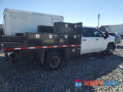 Trzecie zdjęcie samochodu z tyłu: 2024 CHEVROLET SILVERADO FLATBED TRUCK VIN:1GB4YSE74RF191450 - miniatura