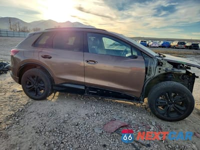 Czwarte zdjęcie samochodu z boku: 2022 AUDI Q4 E-TRON PREMIUM PLUS VIN:WA1H2BFZXNP048080 - miniatura