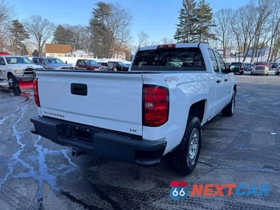 Trzecie zdjęcie samochodu z tyłu: 2019 CHEVROLET SILVERADO LD K1500 BASE/LS VIN:2GCVKNEC6K1223067 - miniatura