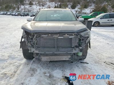 Piąte zdjęcie samochodu w środku: 2019 GMC TERRAIN DENALI VIN:3GKALXEX5KL322914 - miniatura