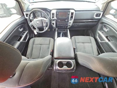 Zdjęcie 8 z 12 samochodu: 2017 NISSAN TITAN SV VIN:1N6AA1E61HN500555 - miniatura