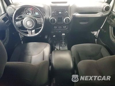 Zdjęcie 8 z 14 samochodu: 2016 JEEP WRANGLER UNLIMITED SPORT VIN:1C4BJWDG0GL196370 - miniatura