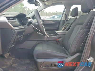 Zdjęcie 7 z 13 samochodu: 2023 JEEP GRAND CHEROKEE LAREDO VIN:1C4RJHAG7P8910674 - miniatura