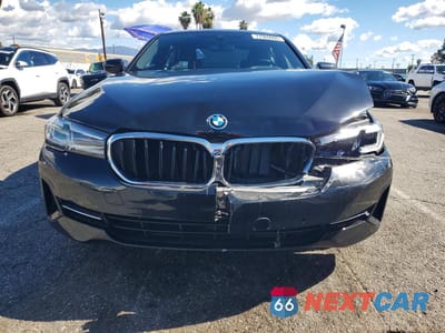 Piąte zdjęcie samochodu w środku: 2022 BMW 530E VIN:WBA13AG02NCK12246 - miniatura