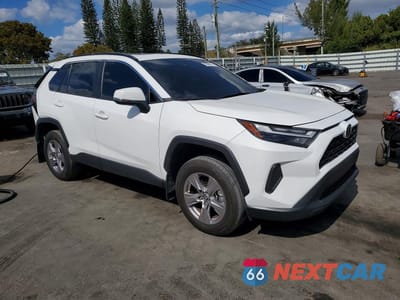 Czwarte zdjęcie samochodu z boku: 2024 TOYOTA RAV4 XLE VIN:2T3W1RFV2RW364735 - miniatura