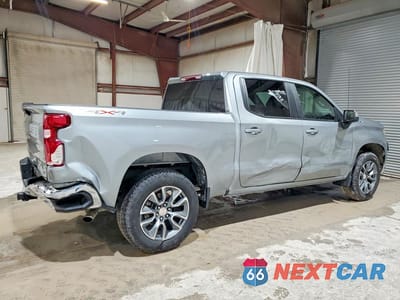 Trzecie zdjęcie samochodu z tyłu: 2026 CHEVROLET SILVERADO K1500 LT-L VIN:1GCPKKEK2TZ117481 - miniatura