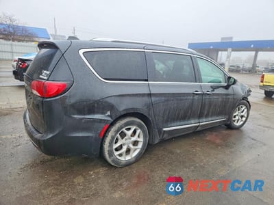Trzecie zdjęcie samochodu z tyłu: 2019 CHRYSLER PACIFICA TOURING L PLUS VIN:2C4RC1EG9KR569335 - miniatura