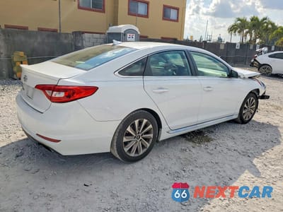 Trzecie zdjęcie samochodu z tyłu: 2017 HYUNDAI SONATA SPORT VIN:5NPE34AF8HH535017 - miniatura