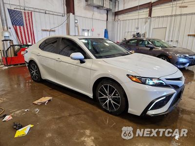 Czwarte zdjęcie samochodu z boku: 2022 TOYOTA CAMRY SE VIN:4T1T11BK5NU048748 - miniatura