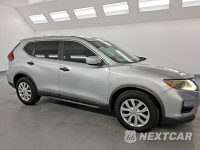 Czwarte zdjęcie samochodu z boku: 2017 NISSAN ROGUE S VIN:KNMAT2MT9HP608209 - miniatura