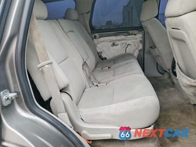 Zdjęcie 11 z 12 samochodu: 2008 GMC YUKON VIN:1GKFC13JX8R264821 - miniatura