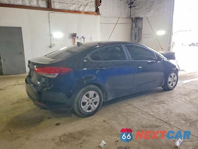 Trzecie zdjęcie samochodu z tyłu: 2017 KIA FORTE LX VIN:3KPFL4A79HE067512 - miniatura