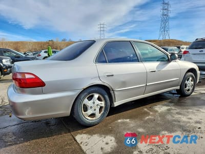 Trzecie zdjęcie samochodu z tyłu: 1999 HONDA ACCORD EX VIN:JHMCG5553XC056791 - miniatura