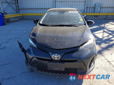 Piąte zdjęcie samochodu w środku: 2017 TOYOTA COROLLA VIN:2T1BURHE8HC844404 - miniatura