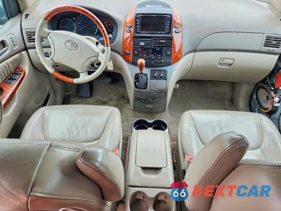 Zdjęcie 8 z 13 samochodu: 2006 TOYOTA SIENNA XLE VIN:5TDBA22C26S056388 - miniatura