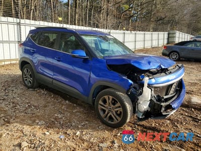 Czwarte zdjęcie samochodu z boku: 2022 KIA SELTOS S VIN:KNDEU2AA4N7236467 - miniatura