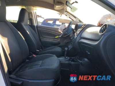 Zdjęcie 7 z 12 samochodu: 2017 NISSAN VERSA S VIN:3N1CN7AP2HL861748 - miniatura