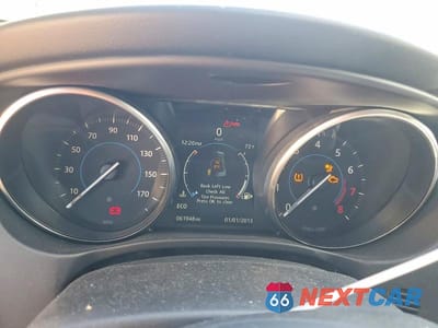 Zdjęcie 9 z 11 samochodu: 2017 JAGUAR XE R - SPORT VIN:SAJAL4BVXHA971073 - miniatura