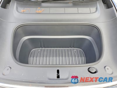 Zdjęcie 11 z 13 samochodu: 2026 TESLA MODEL Y VIN:7SAYGDEE0TA473655 - miniatura