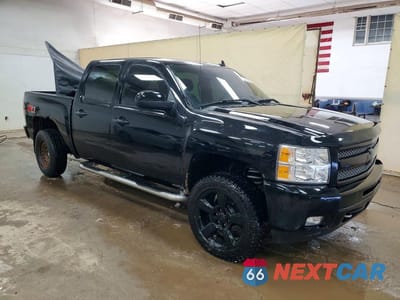 Czwarte zdjęcie samochodu z boku: 2011 CHEVROLET SILVERADO K1500 LTZ VIN:3GCPKTE30BG353964 - miniatura