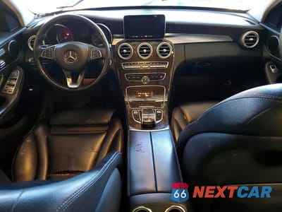 Zdjęcie 8 z 12 samochodu: 2016 MERCEDES-BENZ C 300 4MATIC VIN:55SWF4KB7GU120080 - miniatura