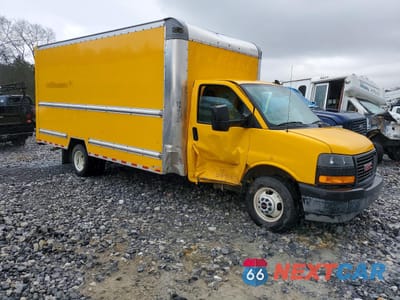 Czwarte zdjęcie samochodu z boku: 2023 GMC SAVANA BOX TRUCK VIN:7GZ37TC72PN003842 - miniatura