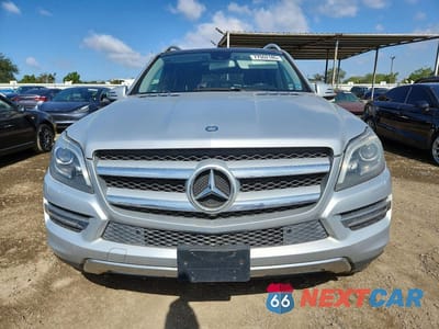 Piąte zdjęcie samochodu w środku: 2014 MERCEDES-BENZ GL 450 4MATIC VIN:4JGDF7CE2EA269033 - miniatura