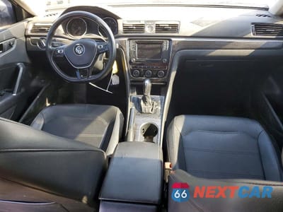 Zdjęcie 8 z 12 samochodu: 2016 VOLKSWAGEN PASSAT SE VIN:1VWBT7A3XGC010140 - miniatura