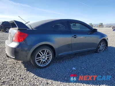 Trzecie zdjęcie samochodu z tyłu: 2006 TOYOTA SCION TC VIN:JTKDE177560071806 - miniatura