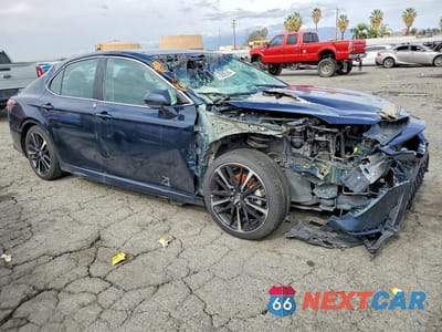 Czwarte zdjęcie samochodu z boku: 2018 TOYOTA CAMRY XSE VIN:4T1B61HK5JU633036 - miniatura