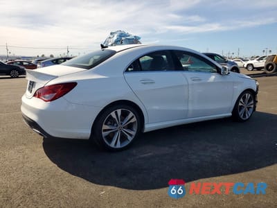 Trzecie zdjęcie samochodu z tyłu: 2019 MERCEDES-BENZ CLA 250 VIN:WDDSJ4EB5KN704813 - miniatura