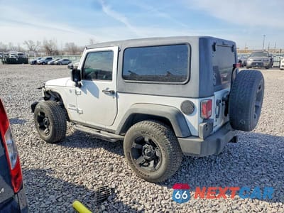 Drugie zdjęcie samochodu z przodu: 2011 JEEP WRANGLER VIN:1J4AA2D11BL607875 - miniatura