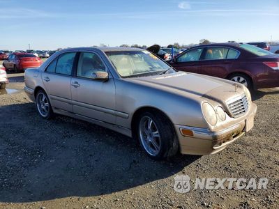 Czwarte zdjęcie samochodu z boku: 2002 MERCEDES-BENZ E-CLASS VIN:WDBJF65J52B427767 - miniatura