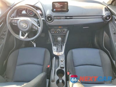 Zdjęcie 8 z 12 samochodu: 2019 TOYOTA YARIS LE VIN:3MYDLBYV6KY507130 - miniatura