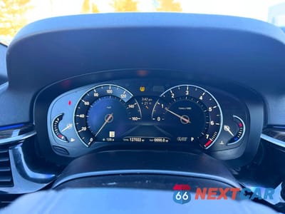 Zdjęcie 8 z 10 samochodu: 2019 BMW 530 I VIN:WBAJA5C51KBX87048 - miniatura