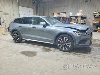 Czwarte zdjęcie samochodu z boku: 2020 VOLVO V60 CROSS COUNTRY T5 MOMENTUM VIN:YV4102WK4L1040926 - miniatura