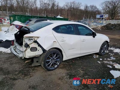 Trzecie zdjęcie samochodu z tyłu: 2018 MAZDA 3 TOURING VIN:3MZBN1V34JM207733 - miniatura