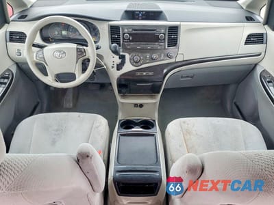 Zdjęcie 8 z 14 samochodu: 2011 TOYOTA SIENNA LE VIN:5TDKK3DC2BS116034 - miniatura