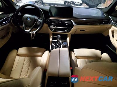 Zdjęcie 8 z 12 samochodu: 2022 BMW 530 XI VIN:WBA13BJ09NCK93826 - miniatura
