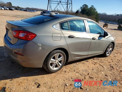 Trzecie zdjęcie samochodu z tyłu: 2017 CHEVROLET CRUZE LT VIN:1G1BE5SMXH7236612 - miniatura